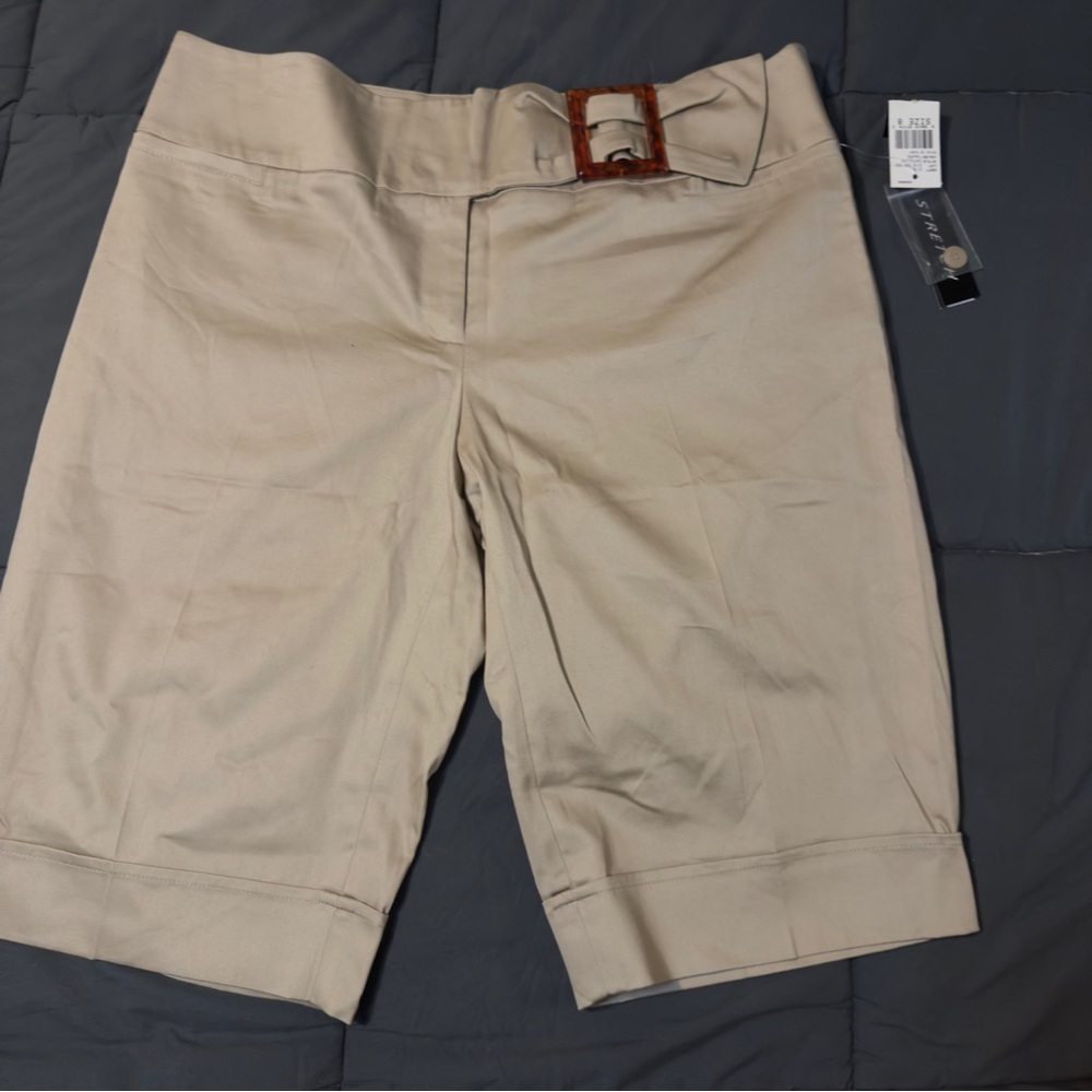 Ab‎ Studio Beige Women's Shorts faux Belt Sz 8